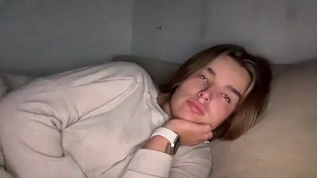 maisiesmithx online show from November 2, 2025, 6:35 pm