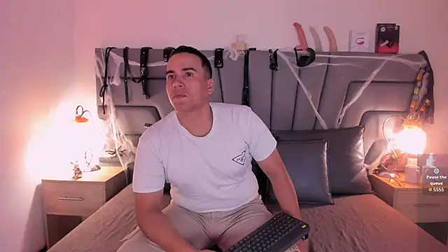 Vale n Matt online show from November 4, 2025, 3:32 am