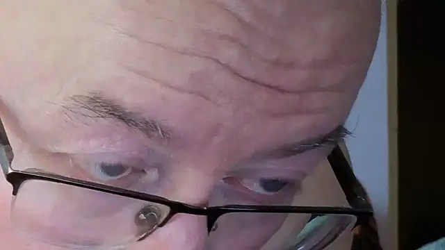 loverboyxxx69 online show from April 17, 2026, 4:10 pm