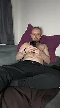 DrownMentallyyy online show from April 16, 2026, 8:48 am