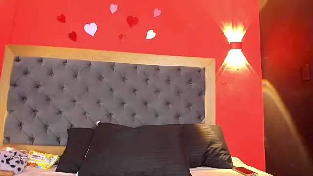 YayaHilton online show from March 27, 2026, 5:16 am