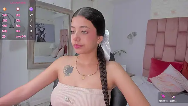 Snapshot of coraltaylor chatting on October 13, 2025, 1:02 pm coraltaylor online show from October 13, 2025, 1:02 pm