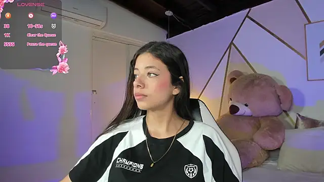 Snapshot of coraltaylor chatting on December 7, 2024, 3:58 pm coraltaylor online show from December 7, 2024, 3:58 pm