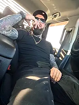 Beardedtattood online show from November 16, 2025, 3:06 pm