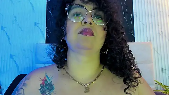 Reginavegaa online show from September 10, 2025, 11:42 am