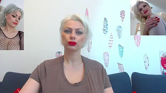 Snapshot of ForeverBarbie_ chatting on June 11, 2026, 2:11 am ForeverBarbie online show from June 11, 2026, 2:11 am