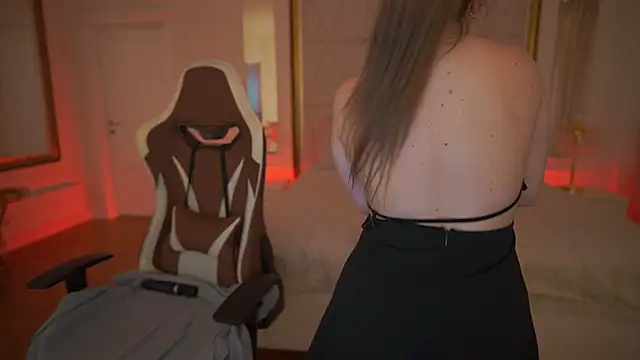 GentleAdellee online show from February 26, 2026, 7:08 am