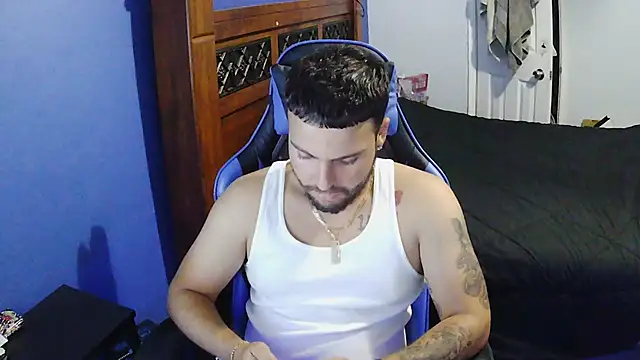 Snapshot of MasterKvn chatting on November 4, 2025, 7:34 am MasterKvn online show from November 4, 2025, 7:34 am