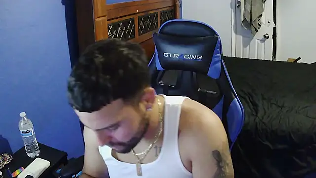 Snapshot of MasterKvn chatting on November 3, 2025, 9:35 am MasterKvn online show from November 3, 2025, 9:35 am