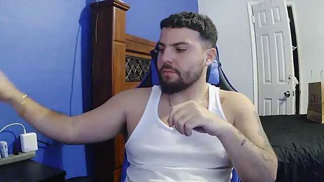 Snapshot of MasterKvn chatting on February 12, 2025, 8:38 am MasterKvn online show from February 12, 2025, 8:38 am