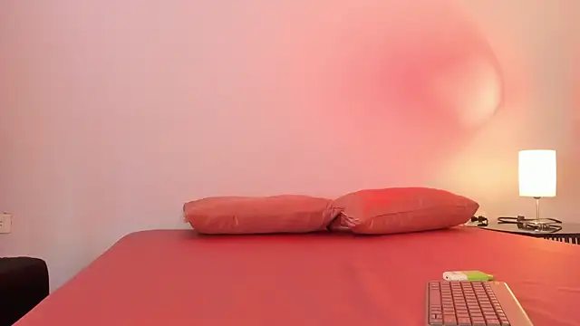 lupeebony online show from April 5, 2026, 7:20 pm