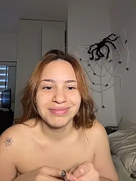 AgnesCampp online show from November 14, 2025, 4:43 pm