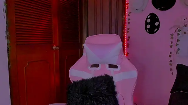 gabyye capprins online show from September 10, 2025, 9:36 pm