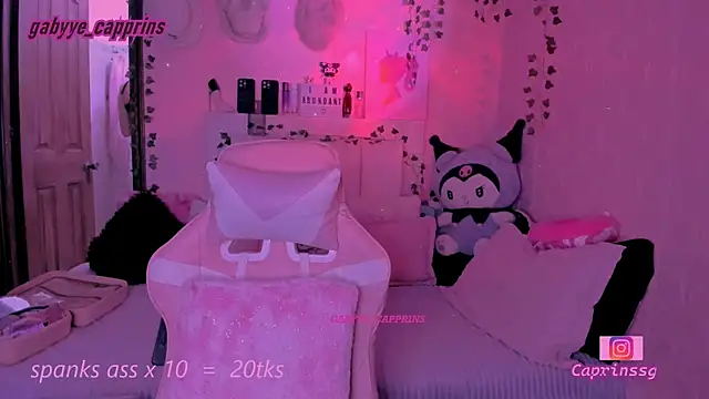 gabyye capprins online show from January 12, 2026, 12:06 am