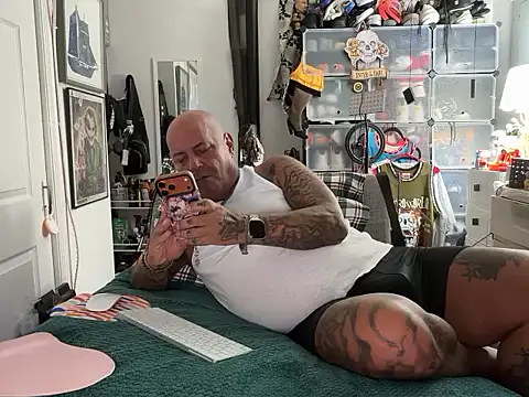 joeytatts66 online show from October 23, 2025, 1:15 am