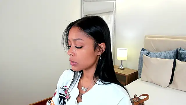 natali henao online show from September 15, 2025, 4:29 pm