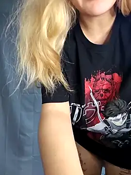 sadnessgyall online show from February 28, 2025, 5:48 am