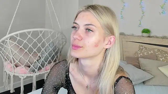 Snapshot of Cherry_Price chatting on July 21, 2026, 11:17 pm Cherry Price online show from July 21, 2026, 11:17 pm