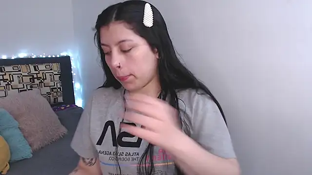 Snapshot of iam_emy chatting on October 25, 2025, 11:20 am iam emy online show from October 25, 2025, 11:20 am