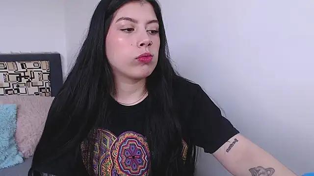 Snapshot of iam_emy chatting on October 21, 2025, 8:41 pm iam emy online show from October 21, 2025, 8:41 pm