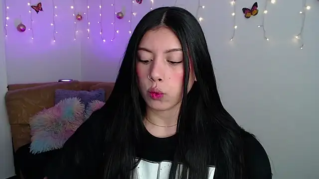 Snapshot of iam_emy chatting on January 7, 2025, 9:25 pm iam emy online show from January 7, 2025, 9:25 pm