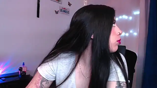 Snapshot of iam_emy chatting on September 16, 2025, 6:42 pm iam emy online show from September 16, 2025, 6:42 pm