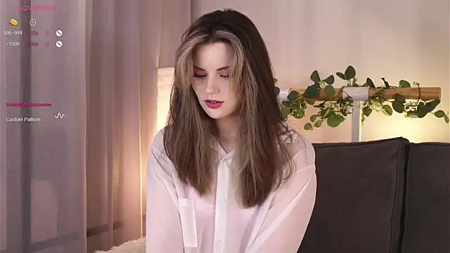 Snapshot of LoraDevon chatting on September 20, 2025, 4:23 pm LoraDevon online show from September 20, 2025, 4:23 pm