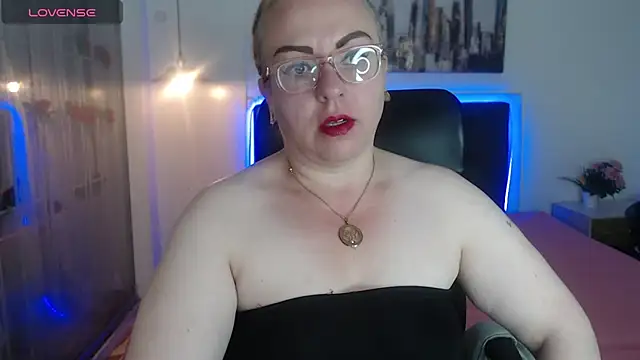 Snapshot of Tania_Goddess_ chatting on October 18, 2025, 2:41 pm Tania Goddess online show from October 18, 2025, 2:41 pm