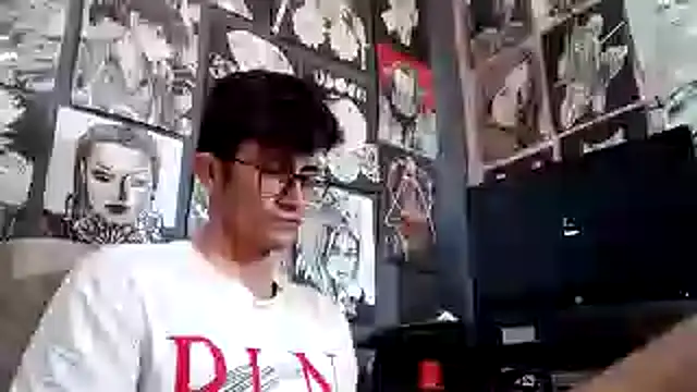 Loggan donnelly online show from December 4, 2025, 9:25 pm