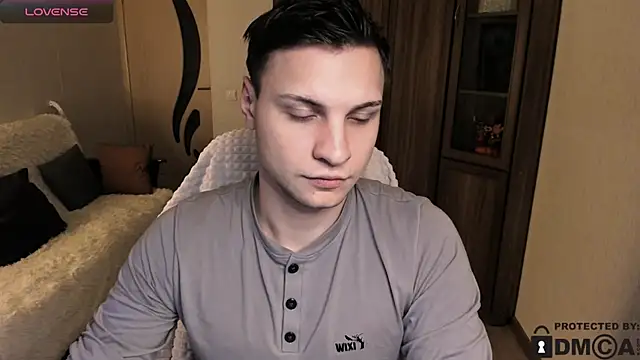 handsome guy01 online show from November 16, 2025, 6:56 pm