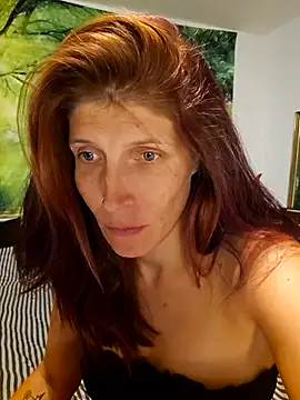 Lenchen  online show from July 4, 2026, 7:29 pm