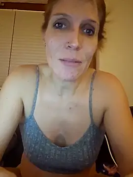 Lenchen  online show from October 30, 2025, 8:50 pm