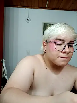 amalia love online show from September 18, 2025, 4:48 am