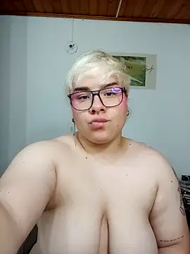 amalia love online show from September 25, 2025, 5:35 am