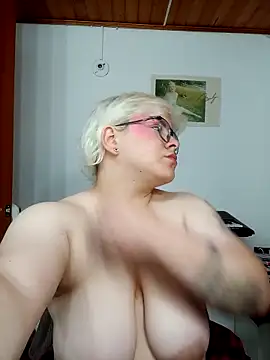 amalia love online show from September 13, 2025, 4:56 am