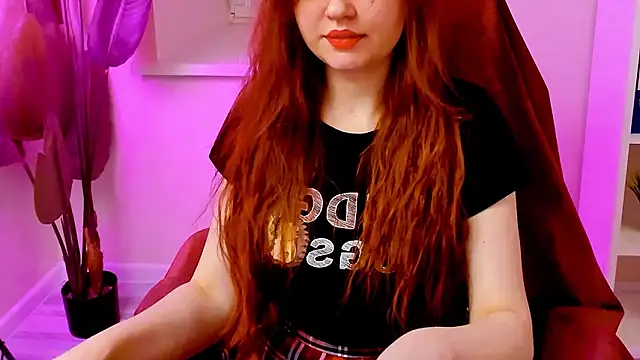 Snapshot of CarolGiggly chatting on March 3, 2026, 12:28 am CarolGiggly online show from March 3, 2026, 12:28 am