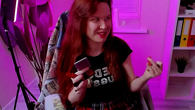 Snapshot of CarolGiggly chatting on February 25, 2026, 7:14 pm CarolGiggly online show from February 25, 2026, 7:14 pm