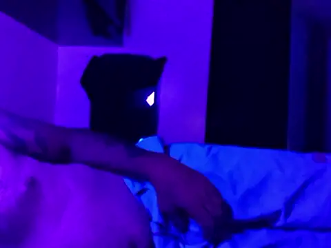 Cantufamily1979 online show from February 18, 2026, 3:48 am