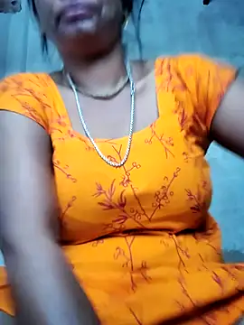 Snapshot of Hotty-dola chatting on October 18, 2025, 4:03 am Hotty-dola online show from October 18, 2025, 4:03 am