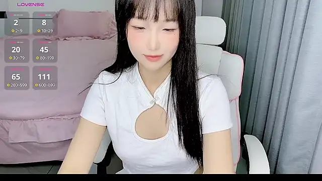 Snapshot of -Wendy__ chatting on February 7, 2025, 8:20 pm -Wendy online show from February 7, 2025, 8:20 pm