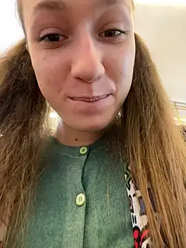 Lia  Love online show from March 20, 2025, 12:11 pm