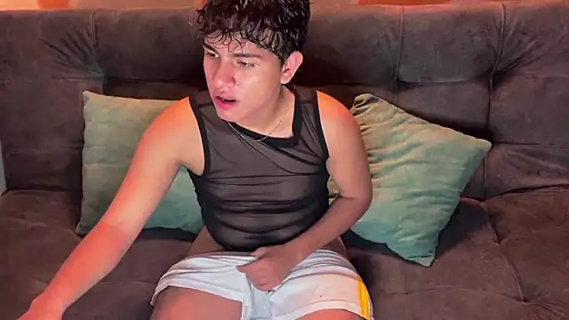 Snapshot of neit04 chatting on December 1, 2025, 7:31 am neit04 online show from December 1, 2025, 7:31 am