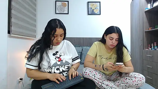 Scarlett Jazmin online show from April 14, 2026, 7:46 am