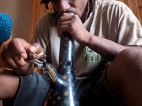 Snapshot of Zaddywood60 chatting on July 8, 2026, 6:52 pm Zaddywood60 online show from July 8, 2026, 6:52 pm