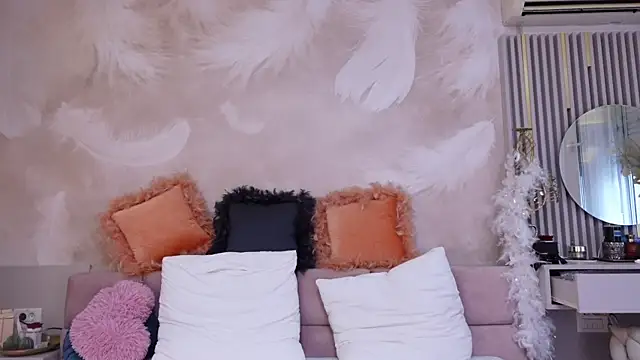 JullyBlair online show from August 4, 2026, 4:50 am
