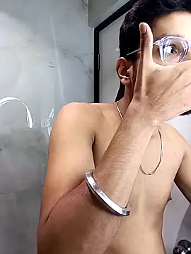 skinnyyyyyyyyy online show from December 15, 2025, 4:51 am