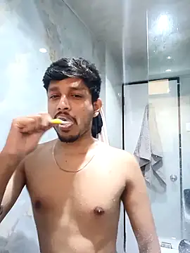 skinnyyyyyyyyy online show from April 15, 2026, 4:29 am