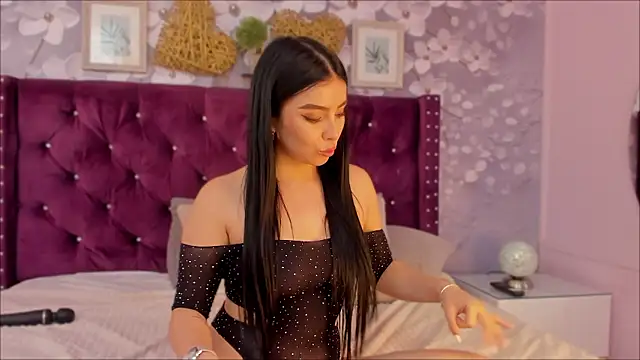 mia greeco online show from December 1, 2024, 4:45 pm