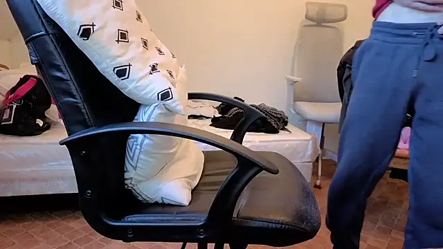 SteveStiffbone online show from November 8, 2025, 2:42 pm