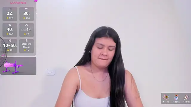 Snapshot of Elalove_ chatting on February 24, 2026, 7:09 am Elalove online show from February 24, 2026, 7:09 am